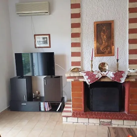 Sofia's Yard House Hébergement de vacances Loutra Killinis