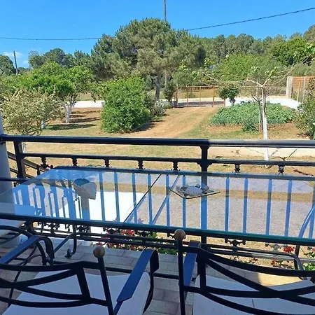 Sofia's Yard House Hébergement de vacances *