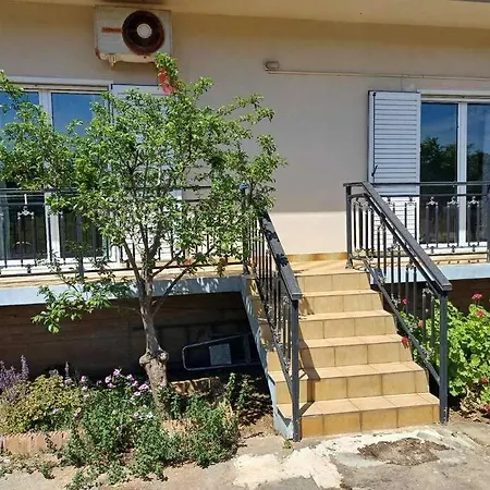 Sofia's Yard House * Λουτρά Κυλλήνης