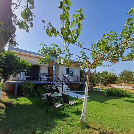 Holiday home Sofia's Yard House Loutra Kyllinis