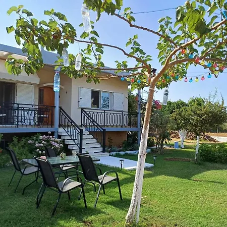 Sofia's Yard House * Loutra Killinis