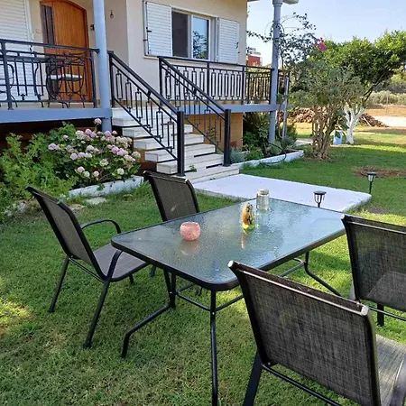 Sofia's Yard House לוטרה קיליניס