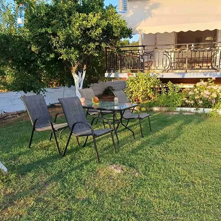 Holiday home Sofia's Yard House Loutra Kyllinis