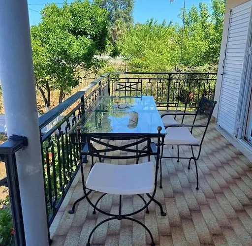 Sofia's Yard House * לוטרה קיליניס