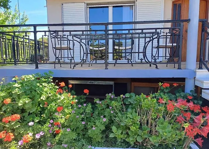 בית נופש Sofia's Yard House לוטרה קיליניס