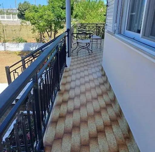 Sofia's Yard House * לוטרה קיליניס