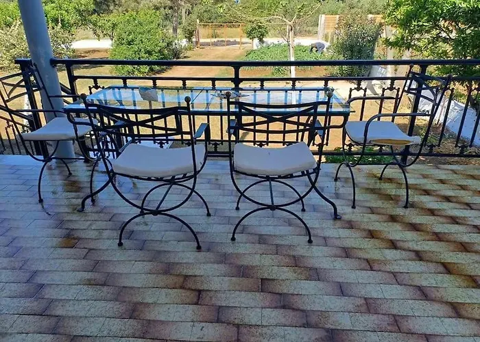 Sofia's Yard House לוטרה קיליניס