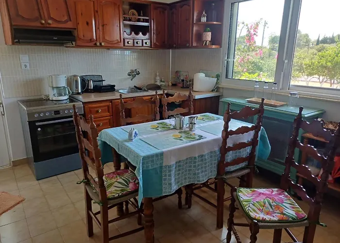 Sofia's Yard House * Loutra Killinis