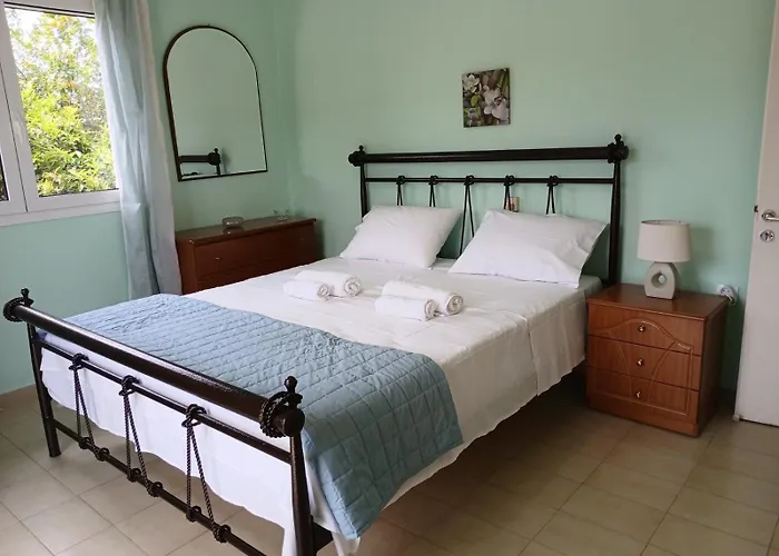 Sofia's Yard House * לוטרה קיליניס